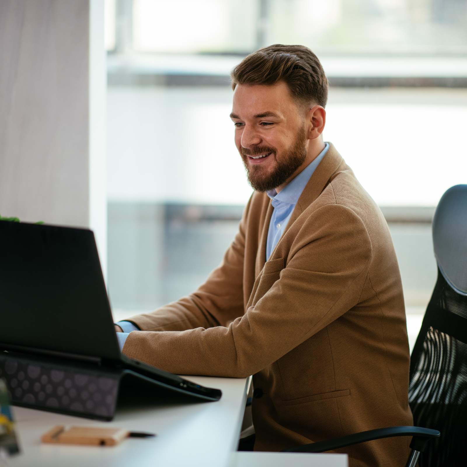 Adaptive Data Governance & Catalog Implementation
